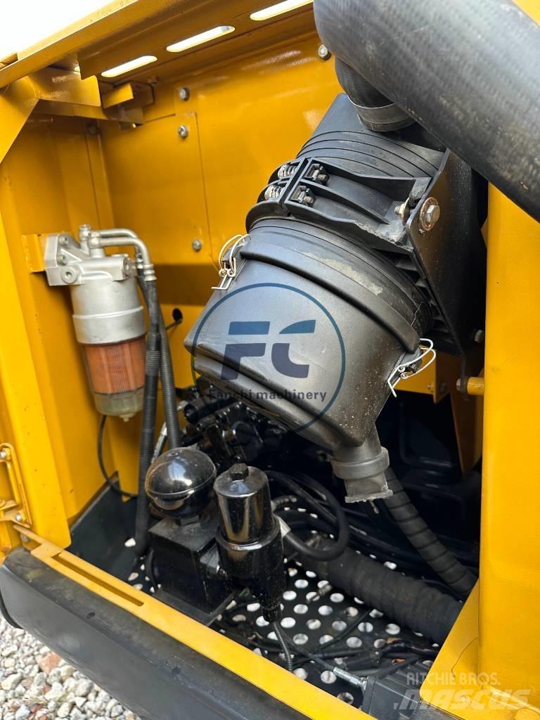 XCMG XE 85 DA Miniescavatori