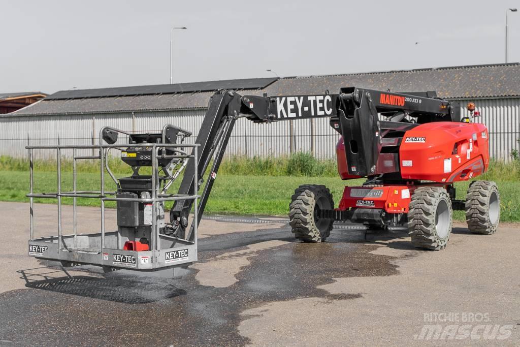 Manitou 200 ATJ e Piattaforme a braccio articolato