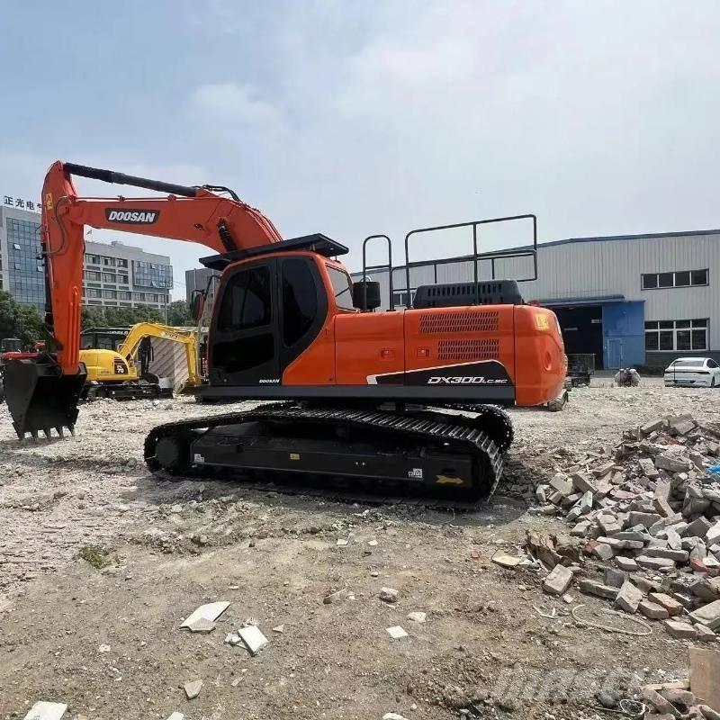 Doosan DX300 Escavatori cingolati