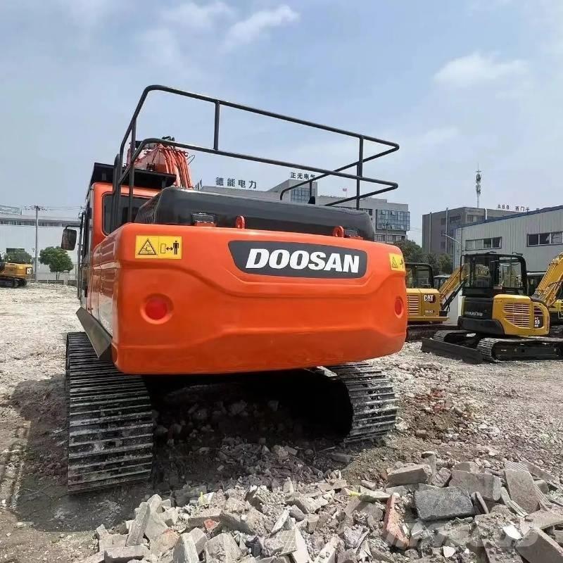 Doosan DX300 Escavatori cingolati