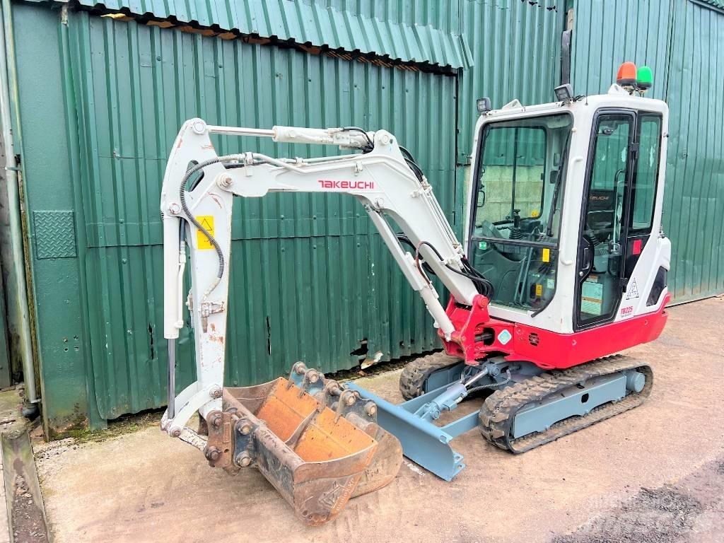 Takeuchi TB225 Miniescavatori