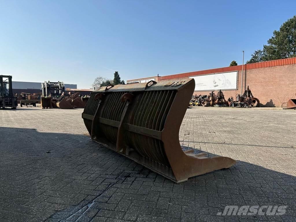  Onbekend UH-2700 Benne