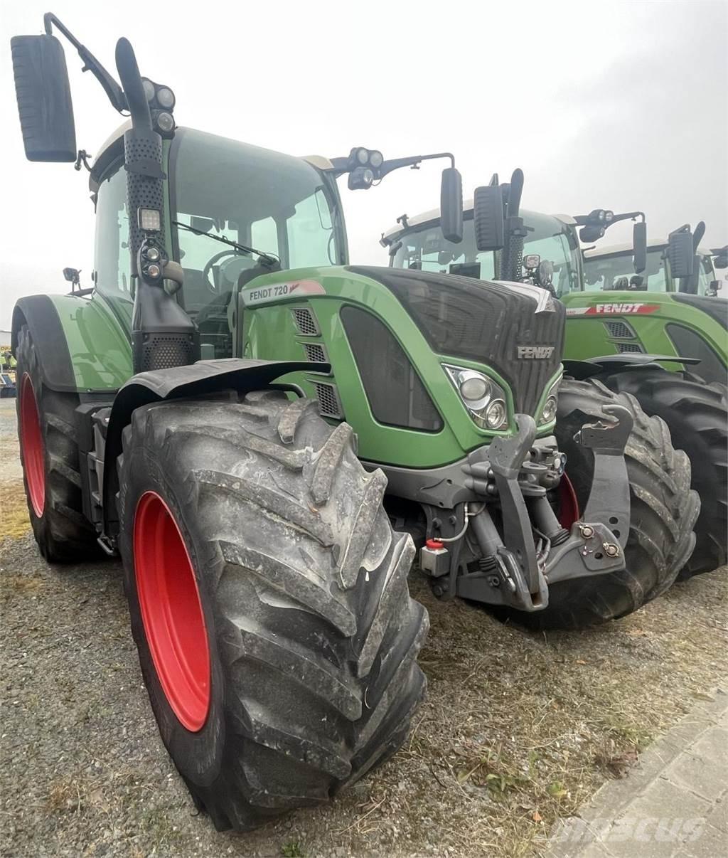Fendt 820 Vario Trattori