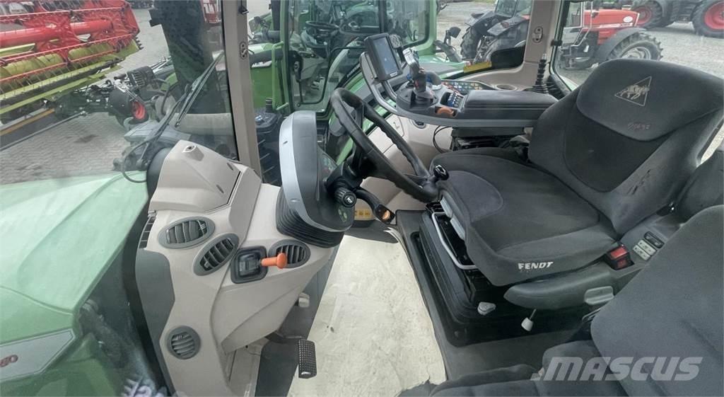 Fendt 820 Vario Trattori