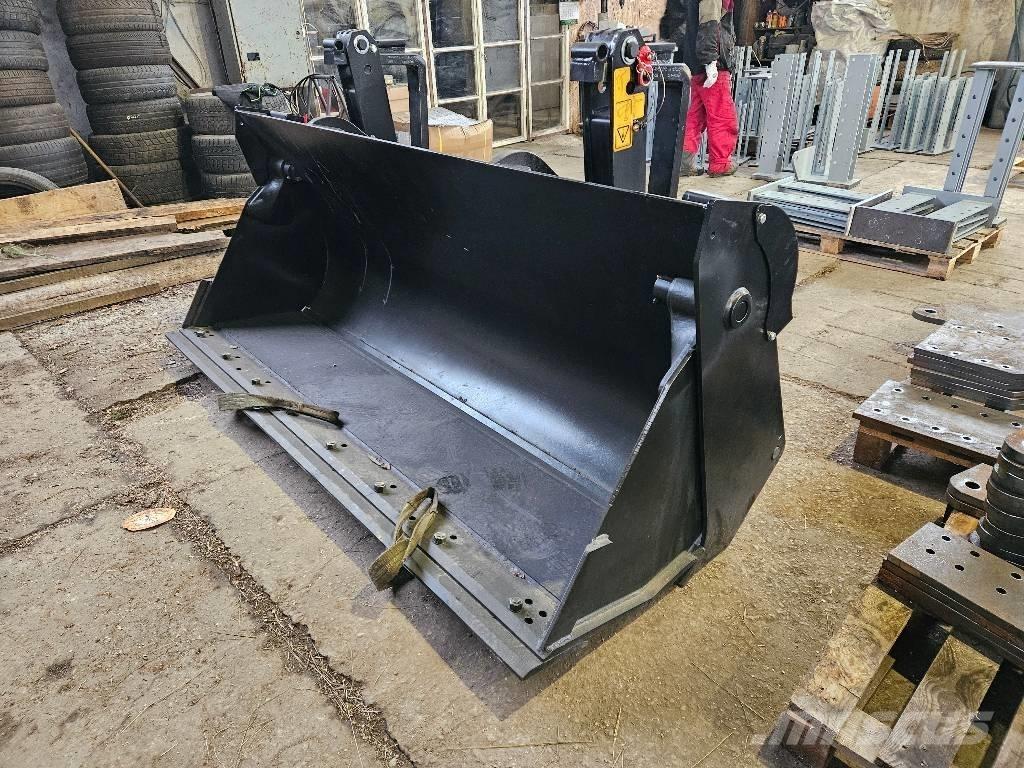 JCB 4 CX Benne
