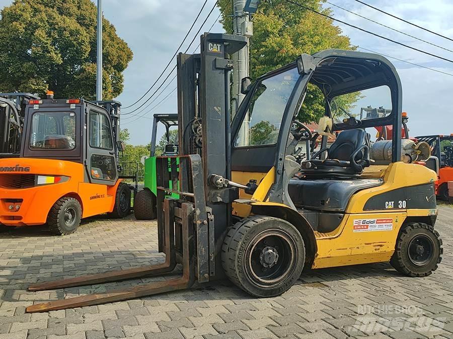 CAT GP30N Carrelli elevatori GPL