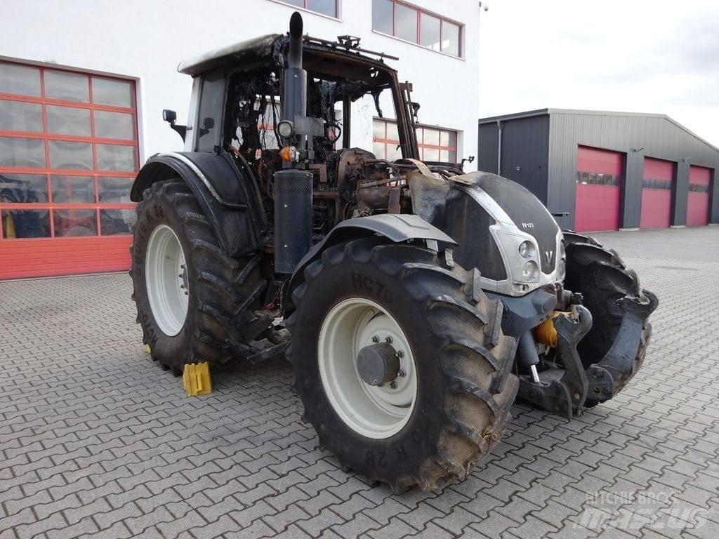 Valtra N123  display Cabine e interni