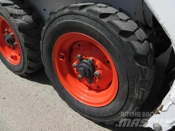 Bobcat 553 Mini Pale Gommate
