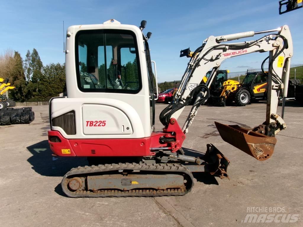 Takeuchi TB 225 Miniescavatori