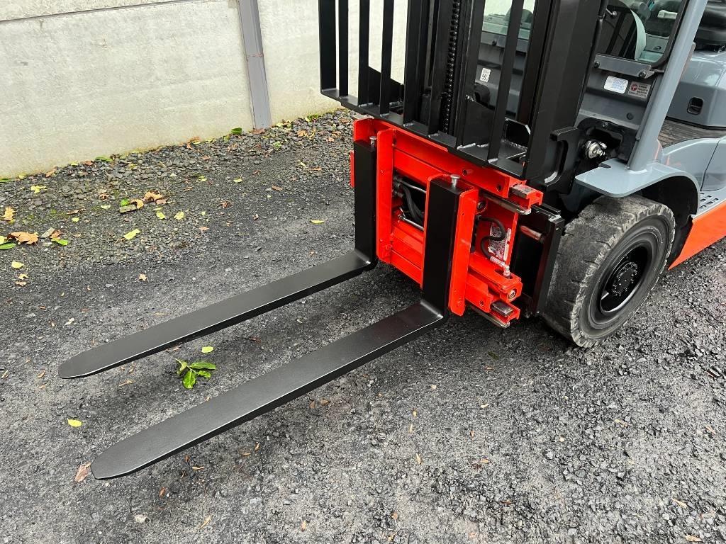 Toyota 02-8 FGF 25 Carrelli elevatori GPL