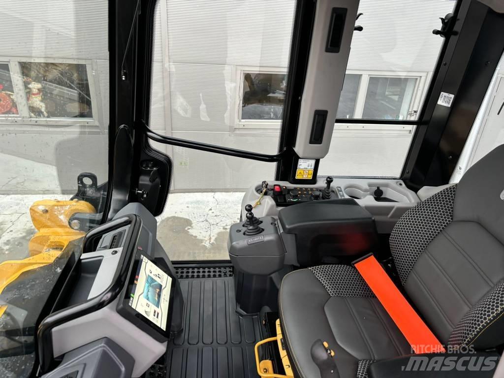 CAT 963 *MIETE/RENTAL Pale cingolate
