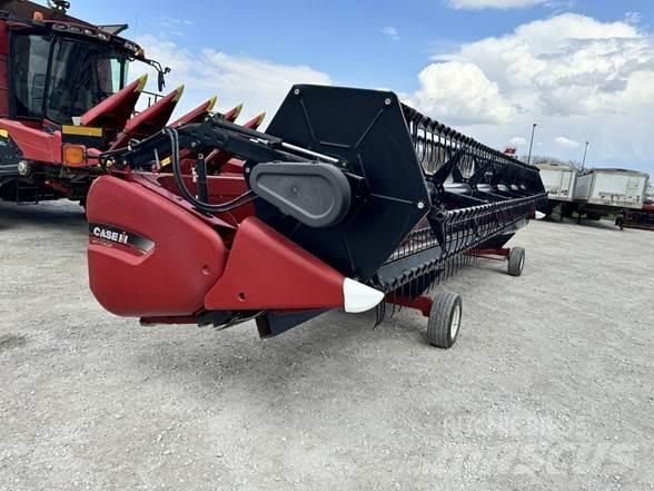 Case IH 3020 Testate per mietitrebbie