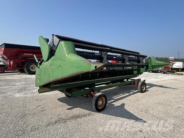 John Deere 220 Testate per mietitrebbie