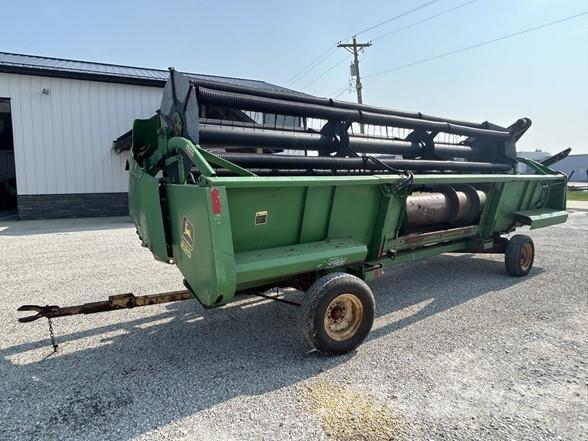 John Deere 220 Testate per mietitrebbie