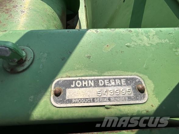 John Deere 220 Testate per mietitrebbie
