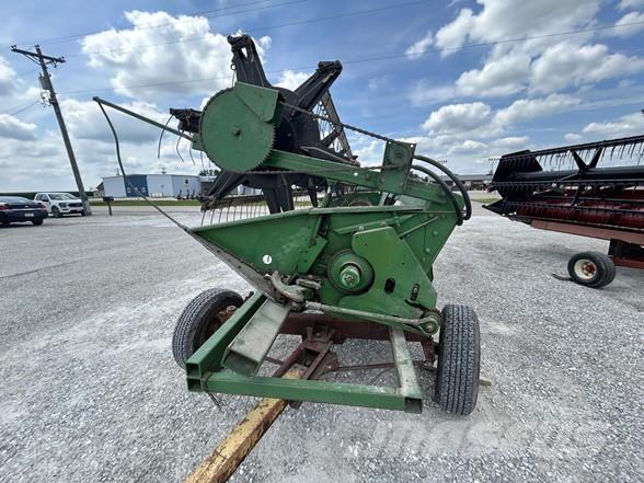 John Deere 220 Testate per mietitrebbie