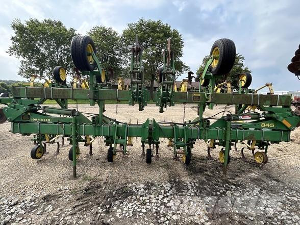 John Deere 845 Coltivatori a filari