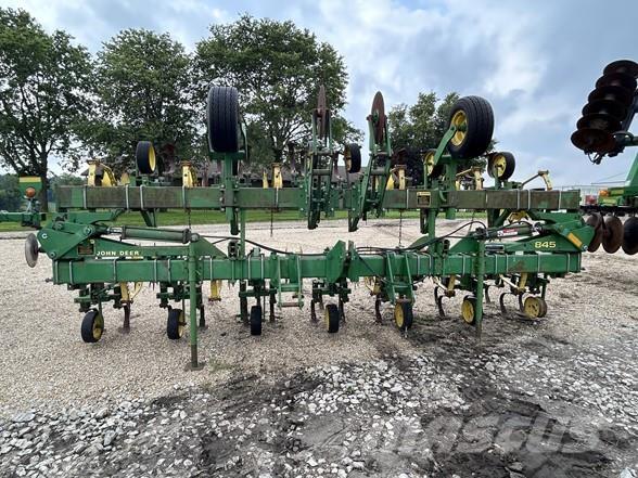 John Deere 845 Coltivatori a filari