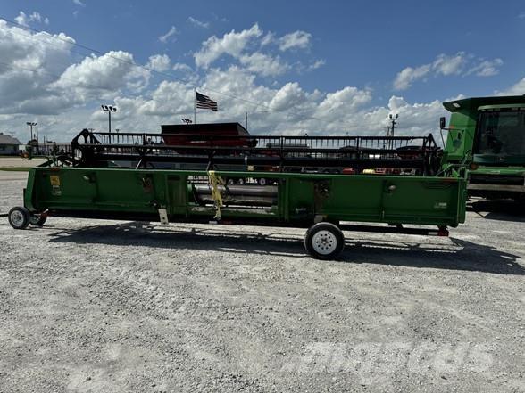John Deere 925 Testate per mietitrebbie