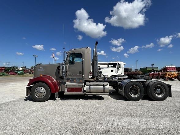 Kenworth W900 Motrici e Trattori Stradali