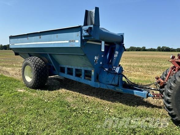 Kinze 840 Carri per la granella