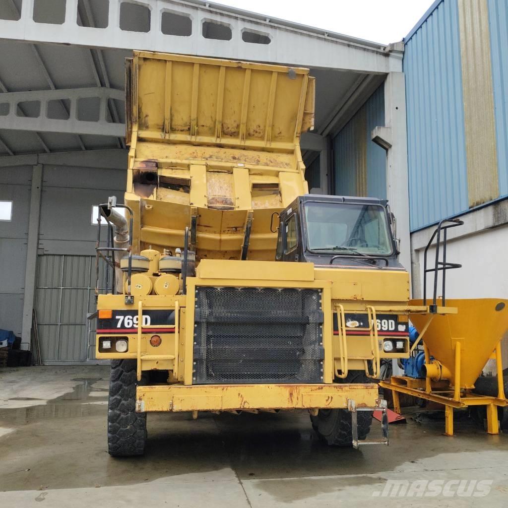 CAT 769 D Dumper a telaio rigido
