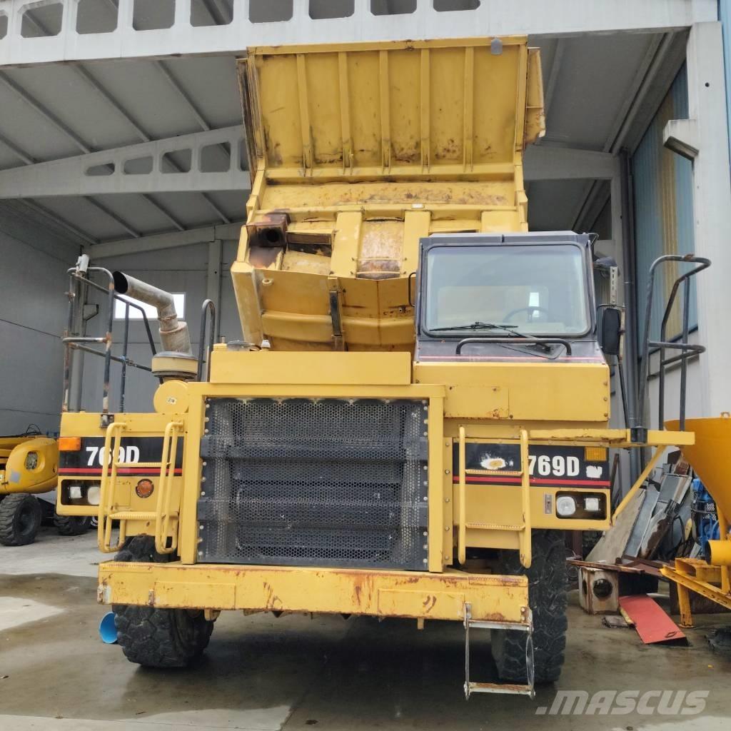 CAT 769 D Dumper a telaio rigido