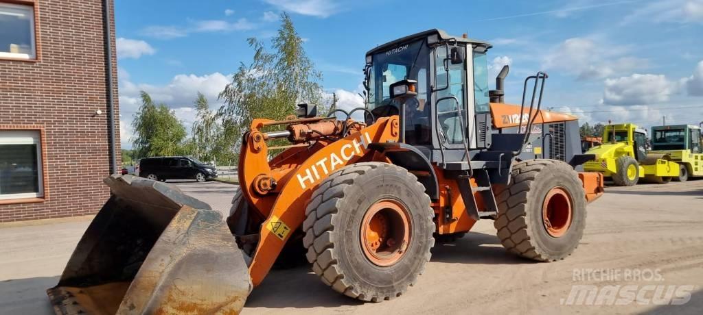 Hitachi ZW 220 Pale gommate