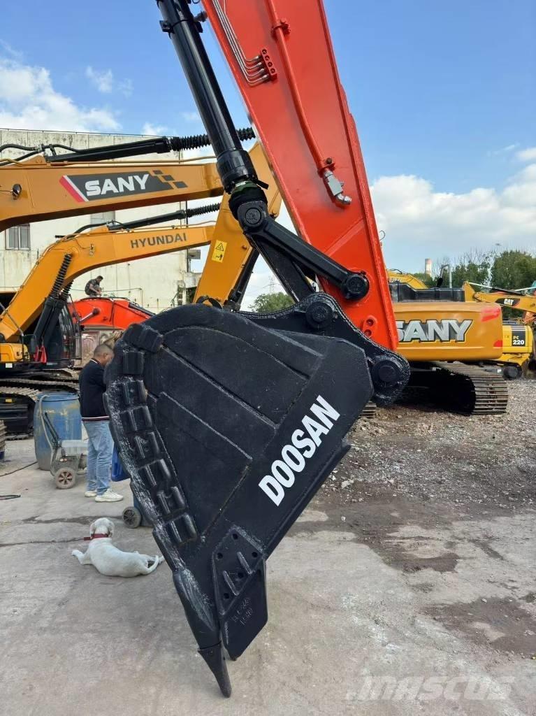 Doosan DX300LC Escavatori cingolati