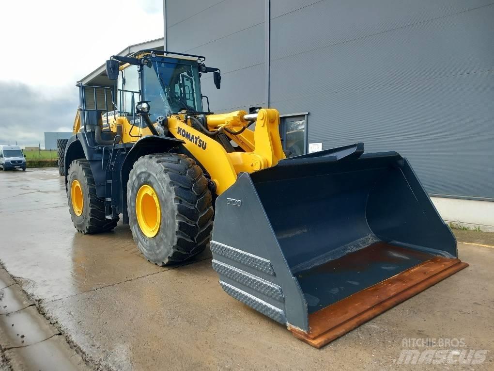 Komatsu WA480-8 Pale gommate