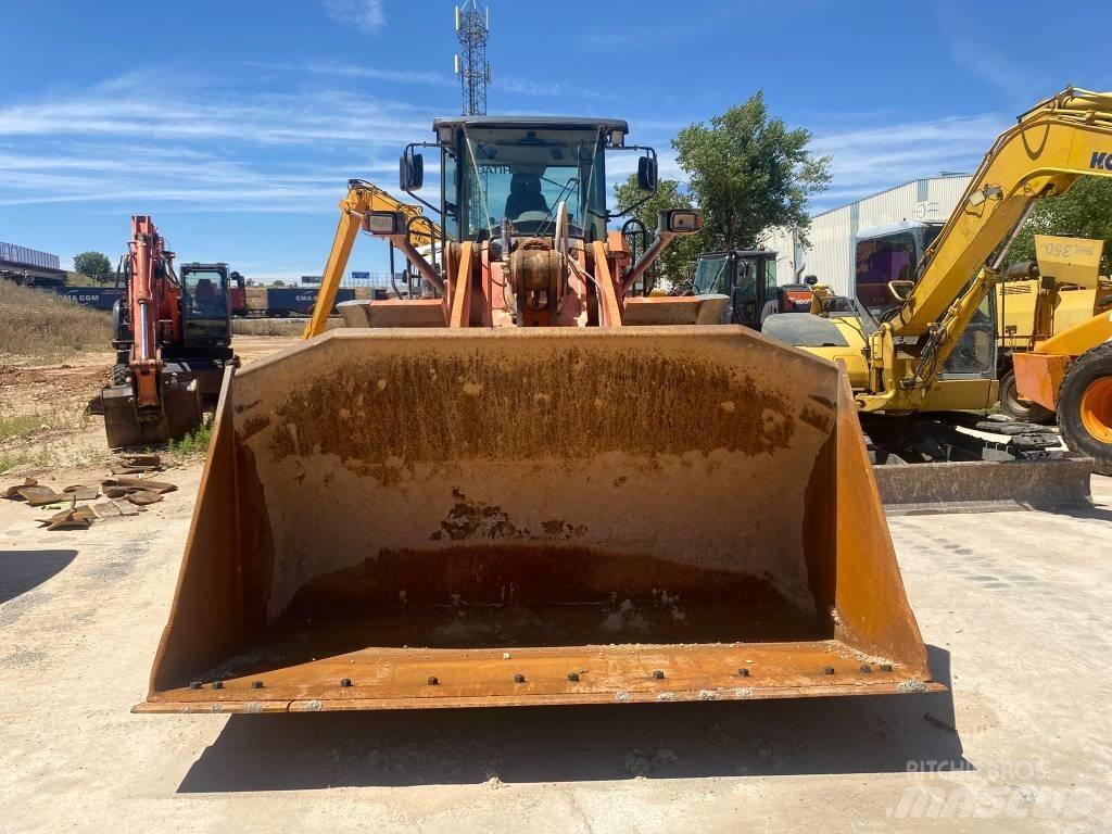 Hitachi ZW 310-6 Pale gommate