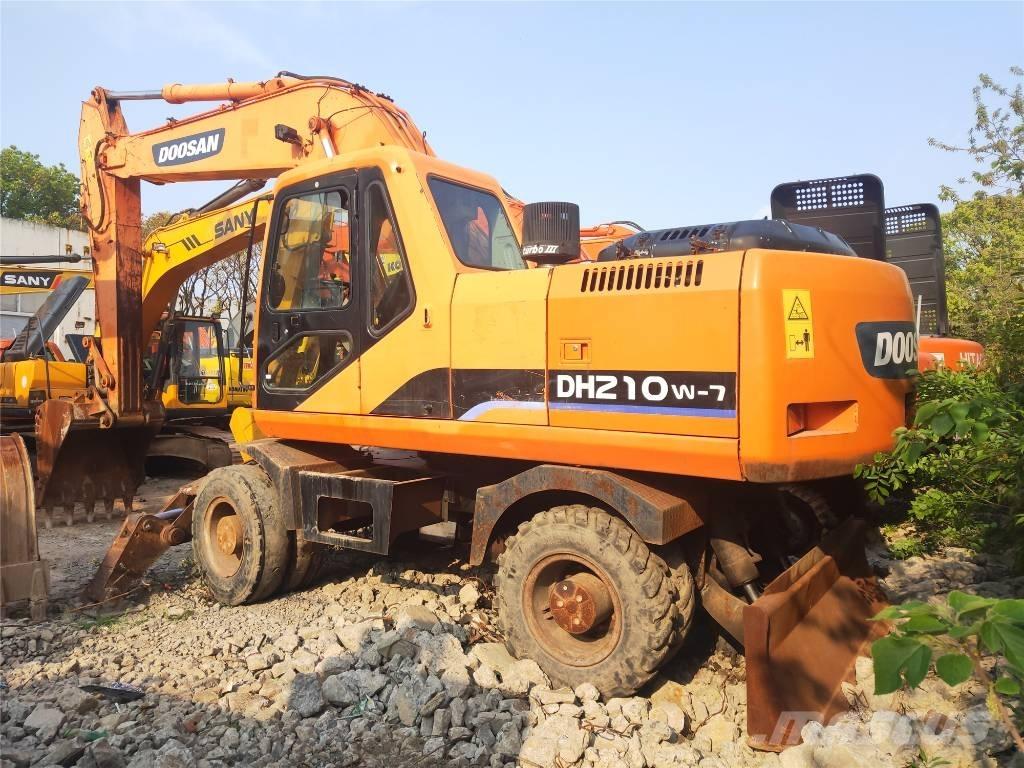 Doosan DH210W-7 Escavatori gommati