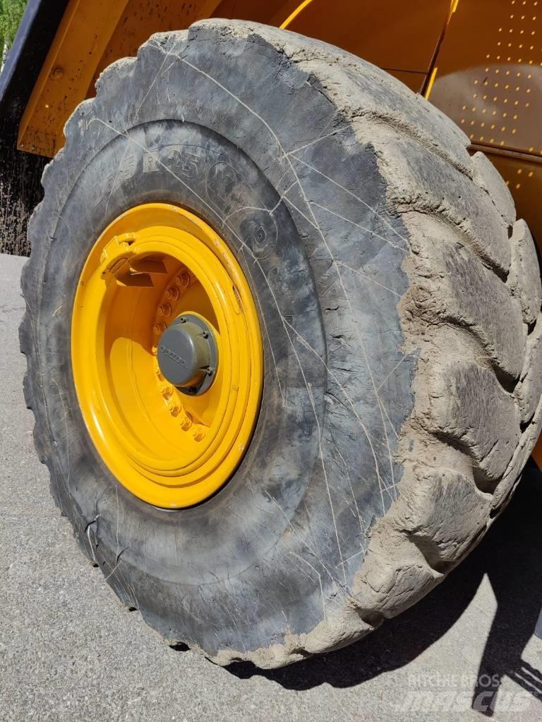 Volvo L 180 E Pale gommate