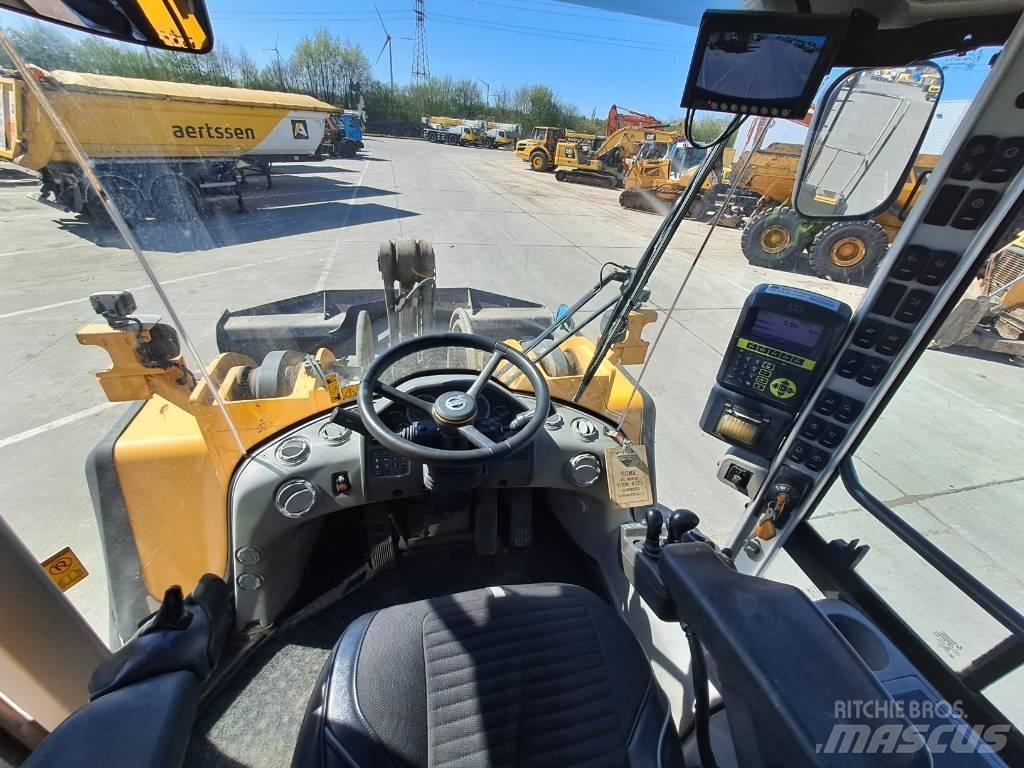 Volvo L150H (CDC) Pale gommate