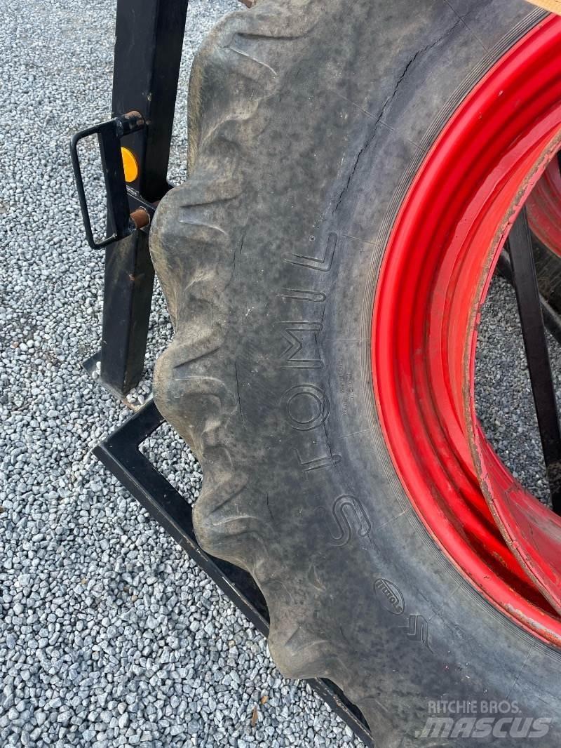 Stomil 20.8 R 38 Pneumatici, ruote e cerchioni
