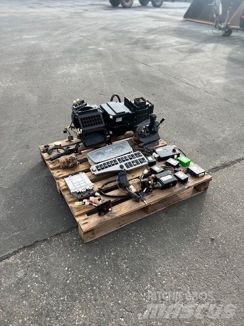 Doosan DL 400 Componenti elettroniche