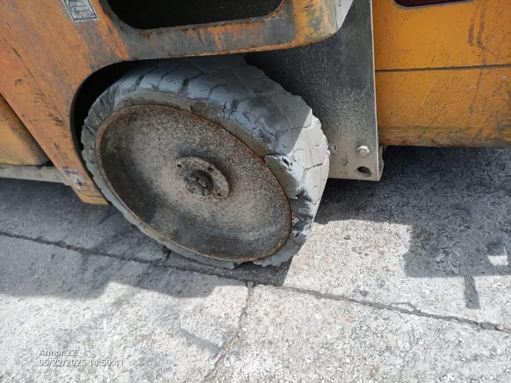 Haulotte Compact 10 Piattaforme a pantografo