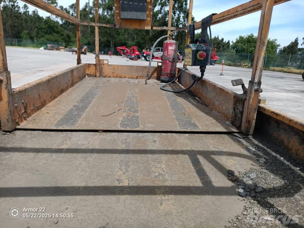 Haulotte Compact 10 Piattaforme a pantografo