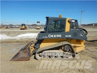 John Deere 323E Mini Pale Gommate