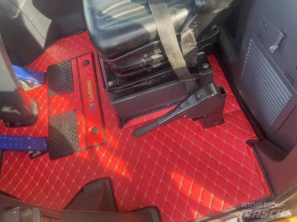 LiuGong 856H Pale gommate