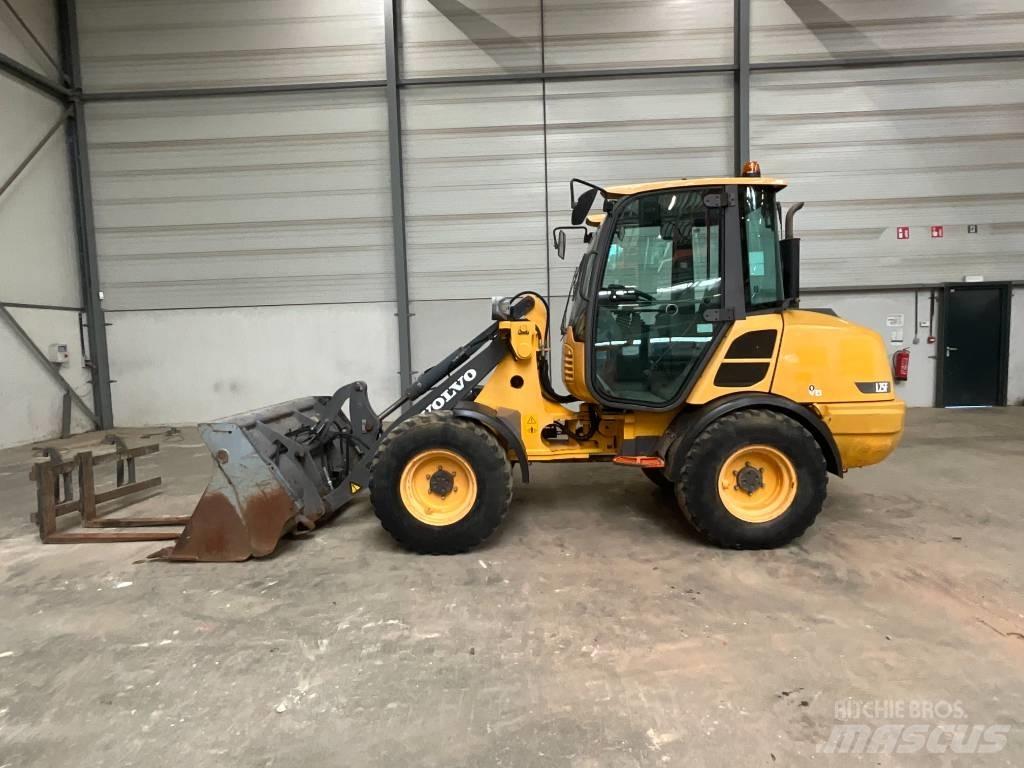 Volvo L 25 F Pale gommate