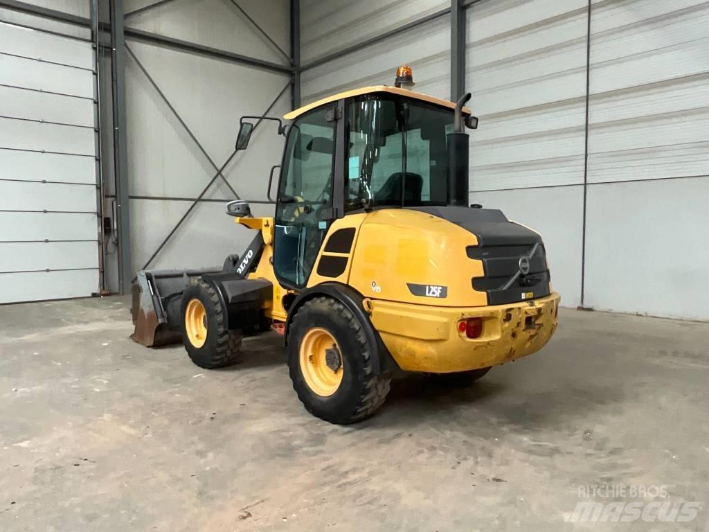 Volvo L 25 F Pale gommate