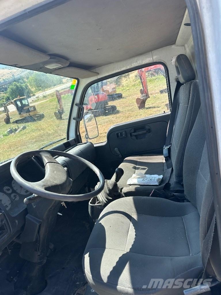 Nissan CABSTAR 35.13 Piattaforme aeree su rimorchio
