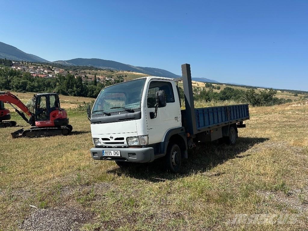 Nissan CABSTAR 35.13 Piattaforme aeree su rimorchio