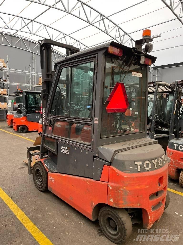 Toyota 8FBMT35 Carrelli elevatori elettrici