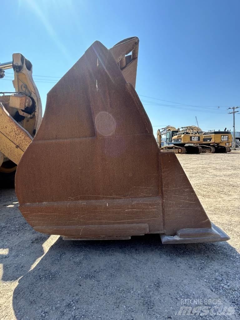 CAT 972 K Pale gommate
