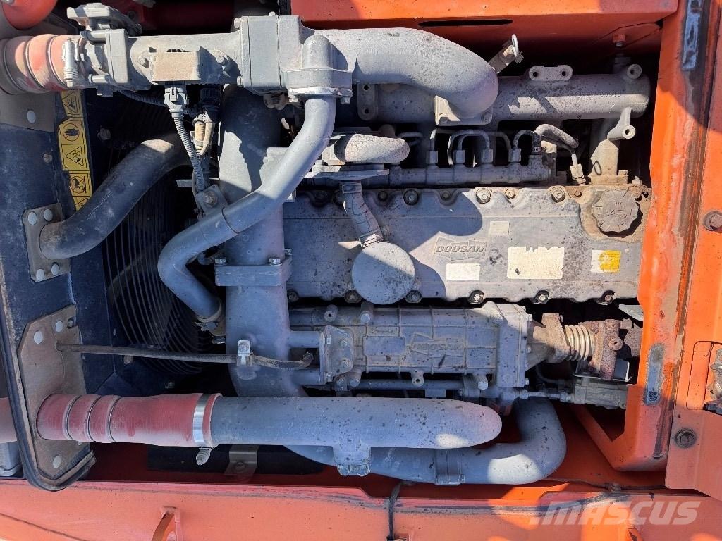 Doosan DX 140 LC-3 Escavatori cingolati