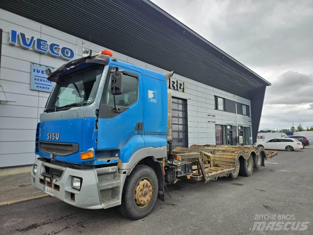 Sisu E12 8x2 Camion per il trasporto di macchine forestali