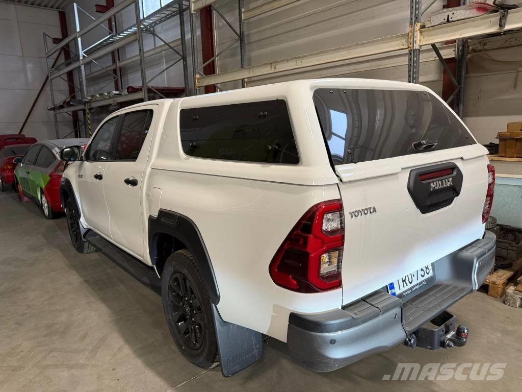 Toyota Hilux 2.8D Furgone chiuso