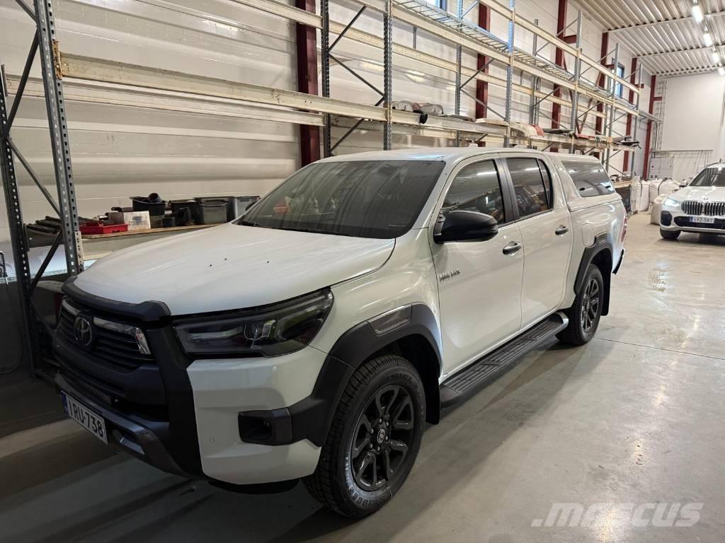 Toyota Hilux 2.8D Furgone chiuso